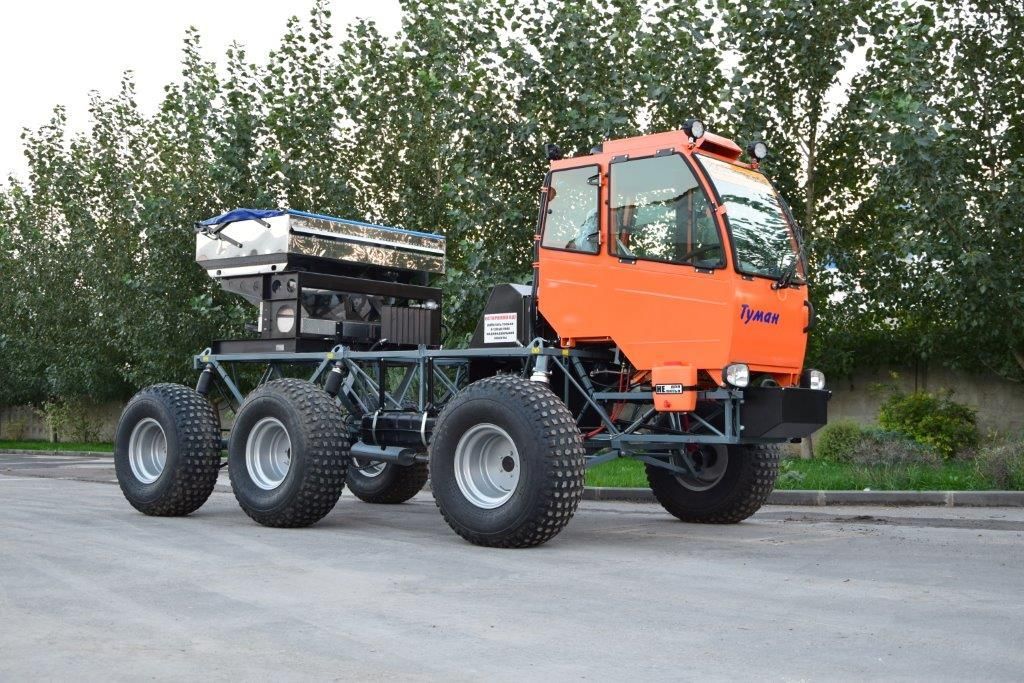 Разбрасыватель удобрений «Туман» на шинах низкого давления Бел-79 16,5-18 НС 4