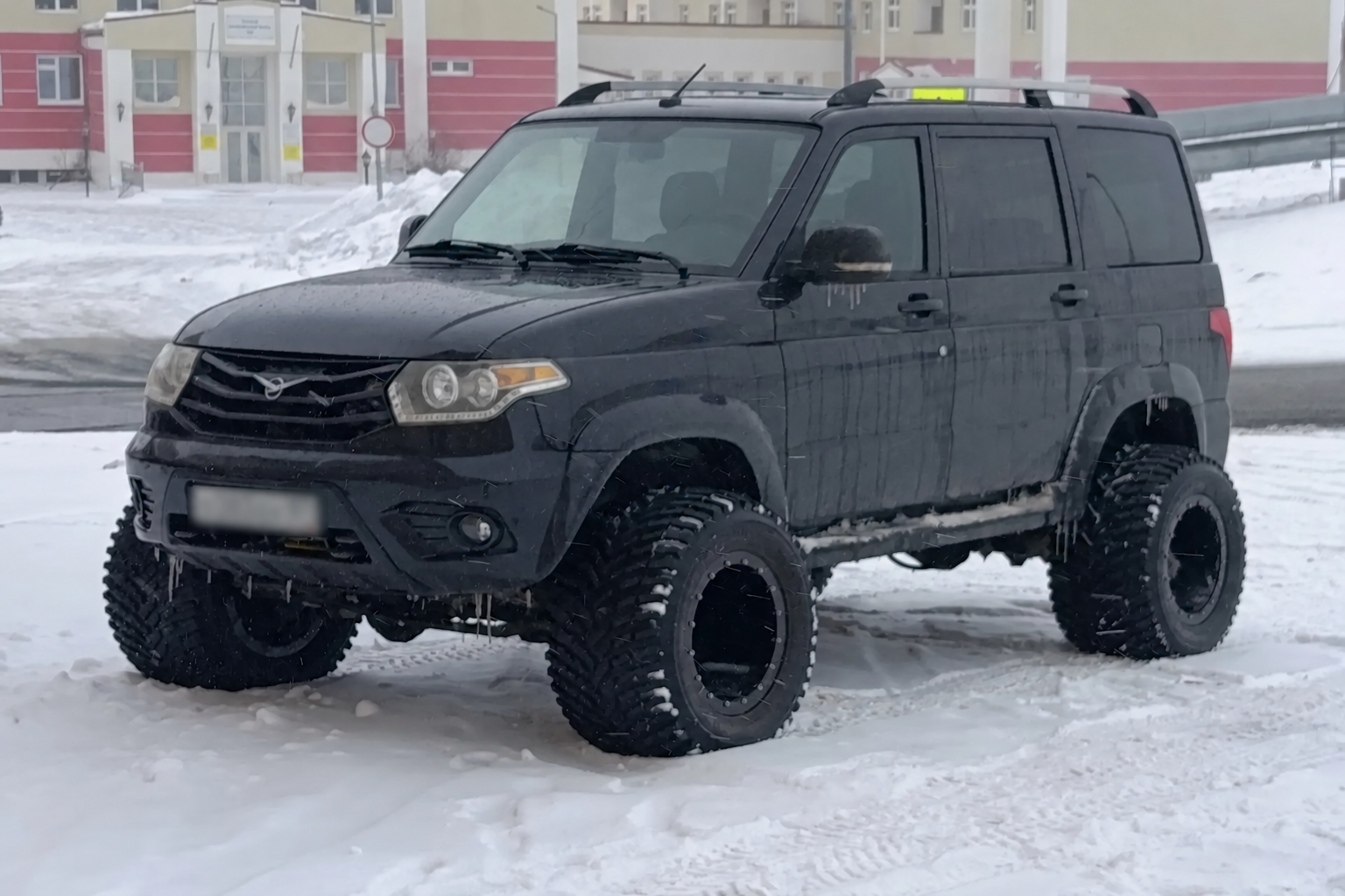 УАЗ Patriot на шинах низкого давления «Шаина-2» 900×500-16 на снегу